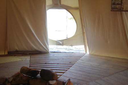 Int&eacute;rieur du tipi