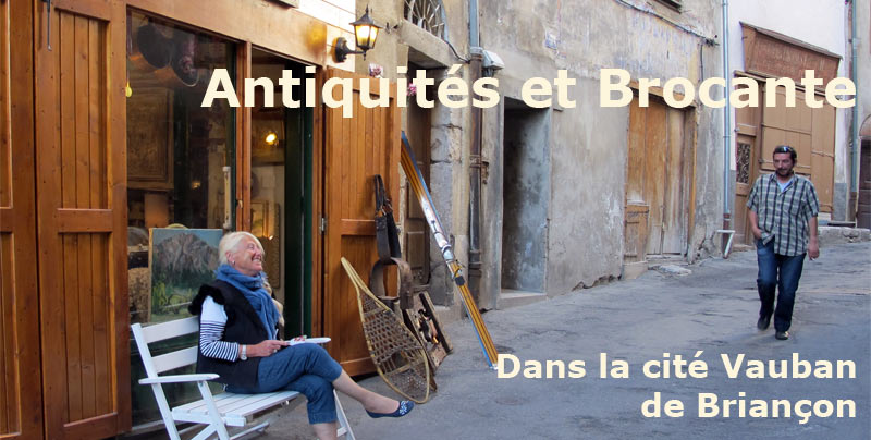 Magasin d'antiquités et brocante situé dans la cité Vauban de Briançon (05).