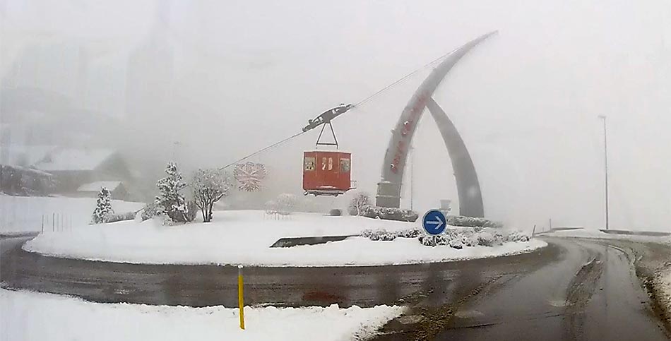 Le rond point de Saint-Chaffrey. Serre Chevalier Vallée.