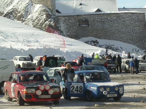 Le Champs de Mars et les voitures anciennes