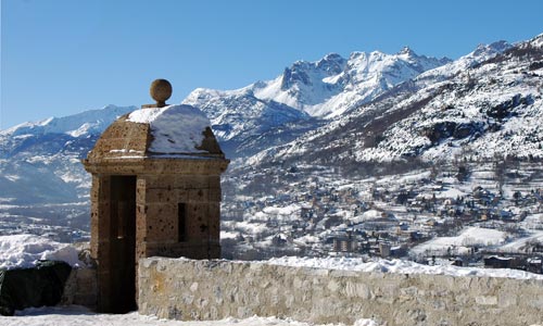 Le Pic de Montbrison (2825m) au dessus de Briançon.