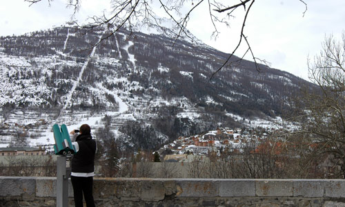 Le Prorel (2572m) au dessus de la Cité Vauban à Briançon.