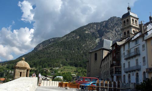 Place Général Eberlé à Briançon.