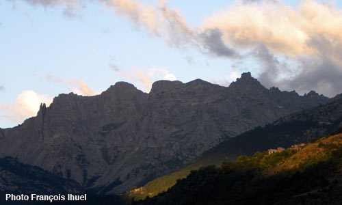 le Pic de Montbrison (2825m).