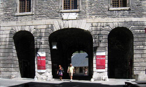 Le vieux Colombier dans la cité Vauban de Briançon.