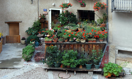 Un jardinet dans la Cité Vauban de Briançon.