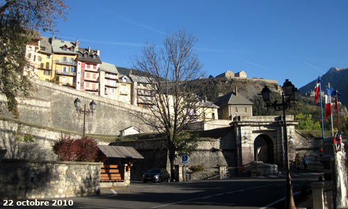 La porte d'Embrun à Briançon.