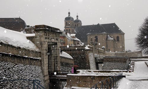 La porte de Pignerol à l'entrée de la cité Vauban à Briançon.