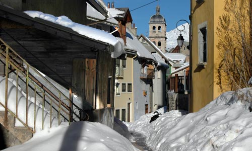 Une ruelle de la cité Vauban à Briançon.