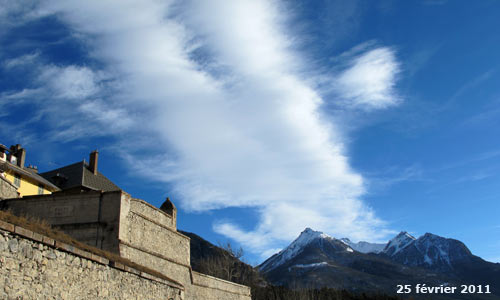 Le pic du Mélézin (2680m) au dessus de Briançon.