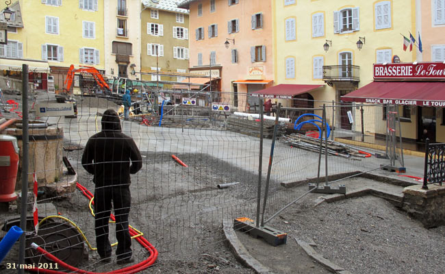 Les travaux sur la place d'Armes dans la cité Vauban.