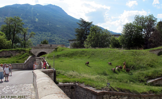 La porte d'Embrun de la cité Vauban.