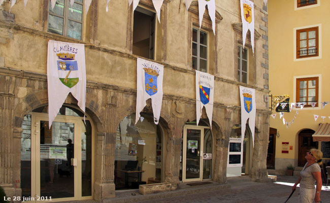 La maison des Templiers qui abrite l'office du tourisme de Briançon.