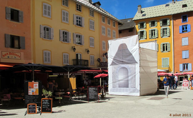 La place d'armes à Briançon.