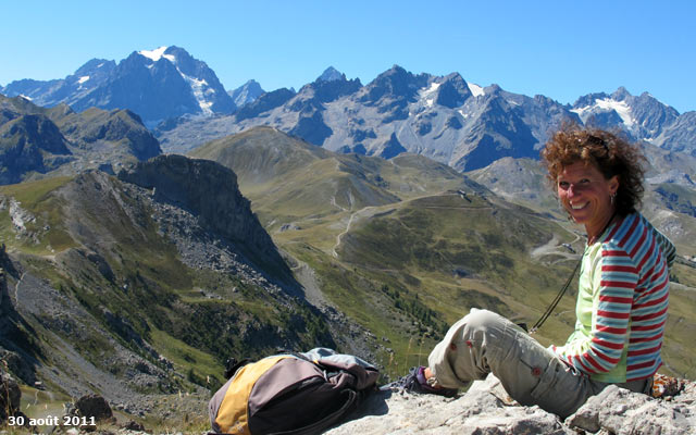 Le mont Pelvoux (3 943 mètres) vu depuis le sommet du mont Prorel (2 566 m). 