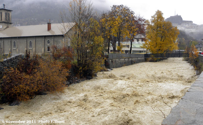 La Durance à Briançon.