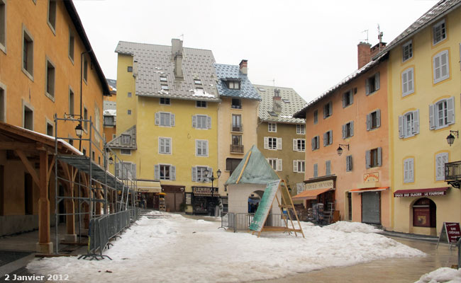 La place d'Armes dans la Cité Vauban à Briançon.