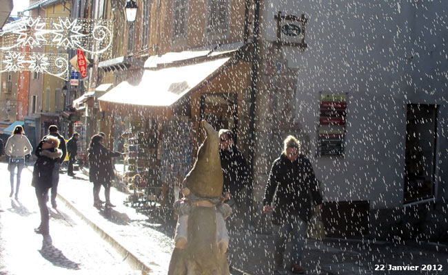 La gargouille dans la cité Vauban à Briançon.