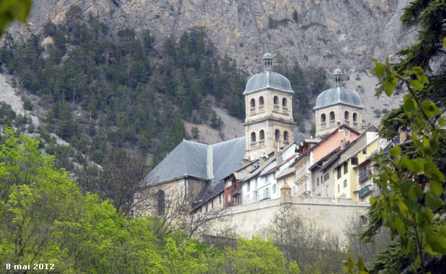 La Cité Vauban vue du parc de la Schappe à Briançon.
