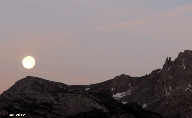 Les tenailles du Montbrison vues depuis la Cité Vauban de briançon.