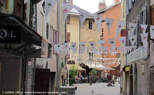 Place du Temple dans la Cité Vauban à Briançon.