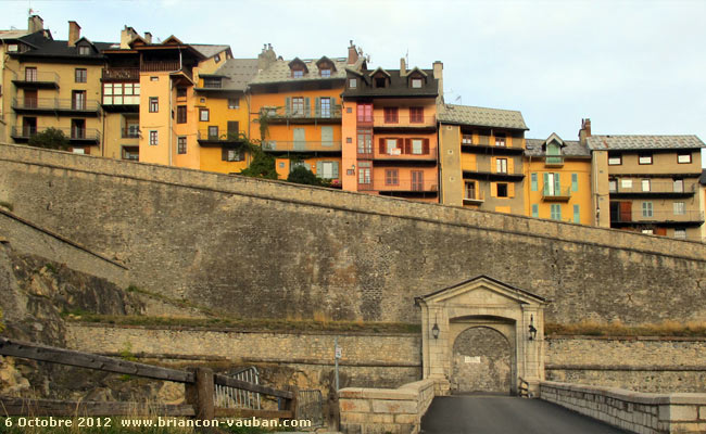 La porte d'Embrun à Briançon.