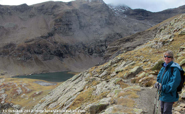 Le lac de Faravel (2386 m) dans le parc national des Ecrins.