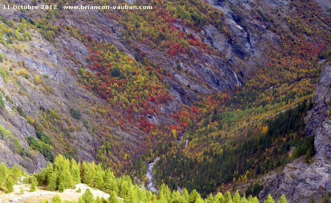 La Byaisse au fond de la vallée de Freissinières dans le parc national des Ecrins.