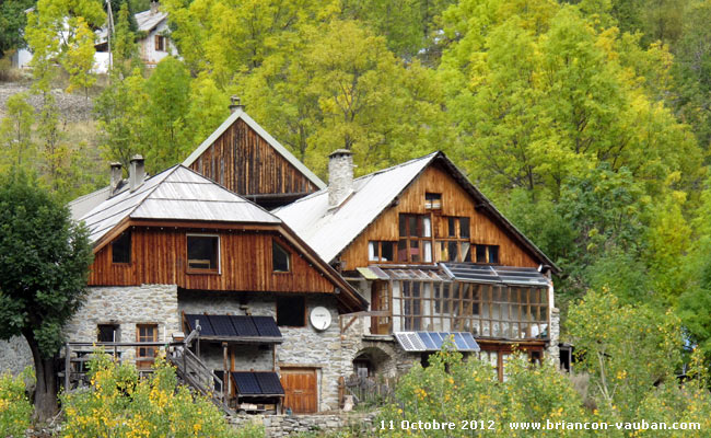 Un chalet du hameau de Dormillouse (altitude moyenne de 1727m).