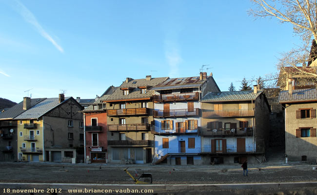 La place galice Bey à Briançon.