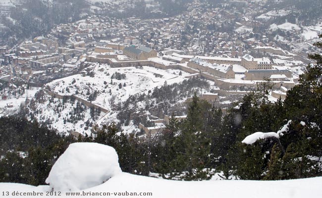 Le fort des Têtes et Briançon dans les hautes Alpes. 