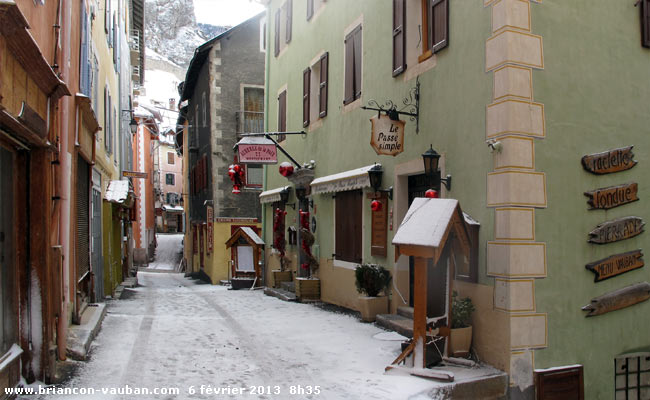 Rue Porte Méane à Briançon.