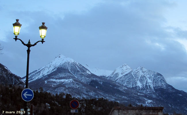 Le pic du Mélézin (2680m) au dessus de Briançon.
