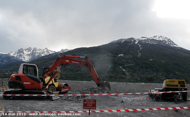 Le Prorel (2572m) au dessus de la Cité Vauban à Briançon.