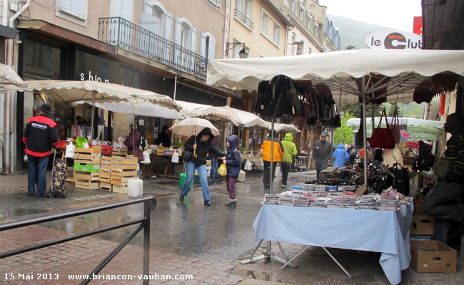 La rue Centrale à Briançon.