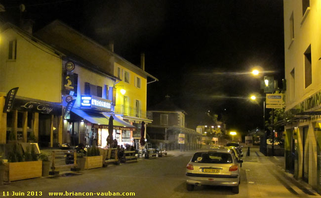 La rue Centrale à Briançon.