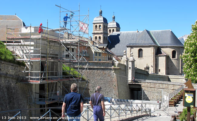 Porte de Pignerol à l'entrée de la cité Vauban à Briançon.