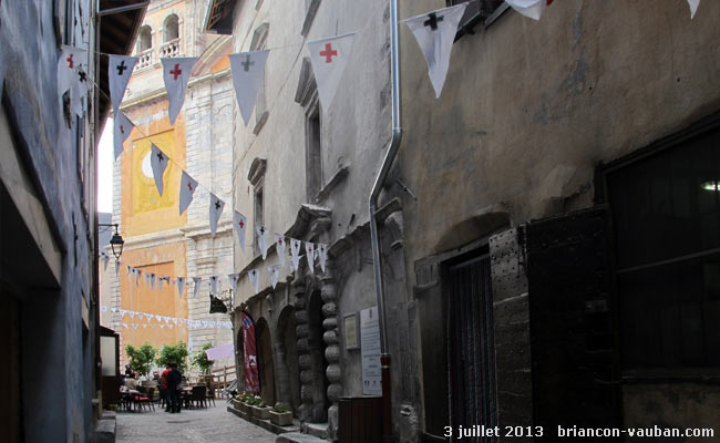 La rue du Dr Vagnat à Briançon.