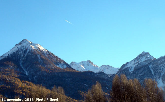 Le pic du Mélézin (2680m) au dessus de Briançon.