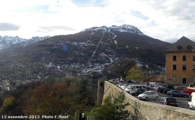 Le Prorel au dessus de la place du Médecin Général Blanchard à Briançon.