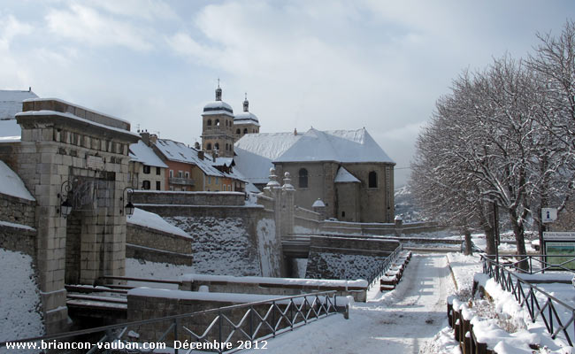 La porte de Pignerol à l'entrée de la cité Vauban à Briançon.