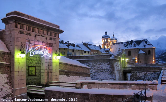 La porte de Pignerol à l'entrée de la cité Vauban à Briançon.