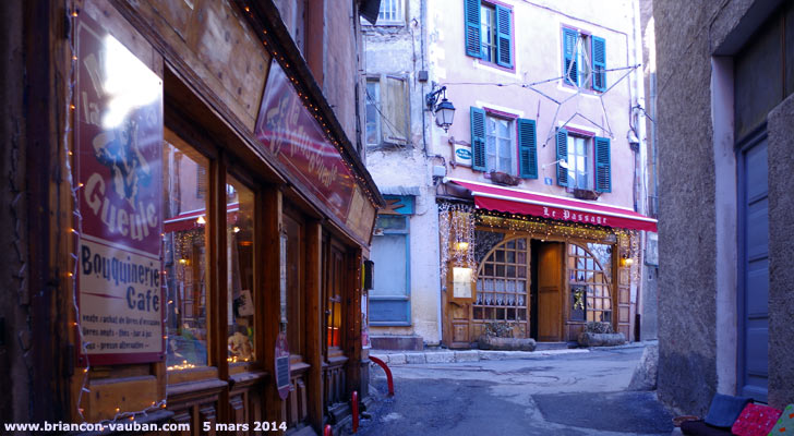 Rue du pont d'Asfeld à Briançon.