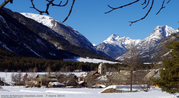 village les Alberts dans la vallée de la Clarée.