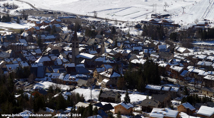 Le marché avenue du 159° RIA à Briançon.