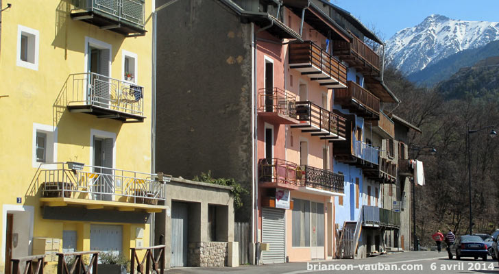 La place Gallice Bey à Briançon.