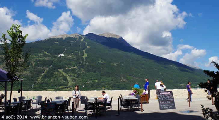 Le Prorel  vu depuis la place Général Eberlé à Briançon.