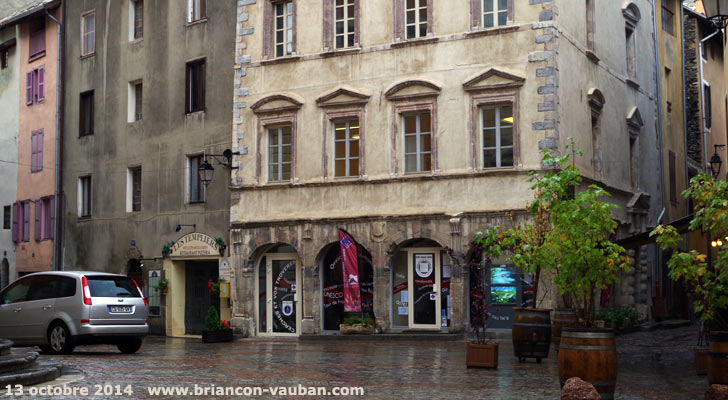 La place du Temple et la maison des Templiers 