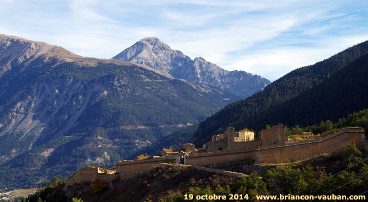 Le fort Dauphin et le Mont Chaberton