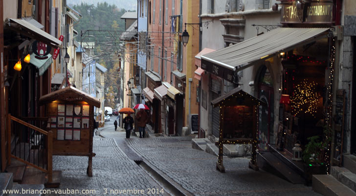 Le chemin de ronde à Briançon.